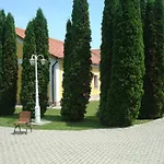 فندق Major Es Paloc Apartmanhaz