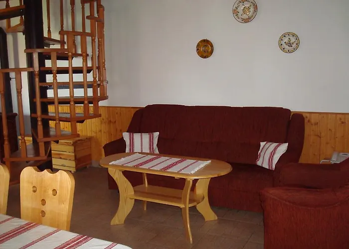 Major Es Paloc Apartmanhaz Szécsény